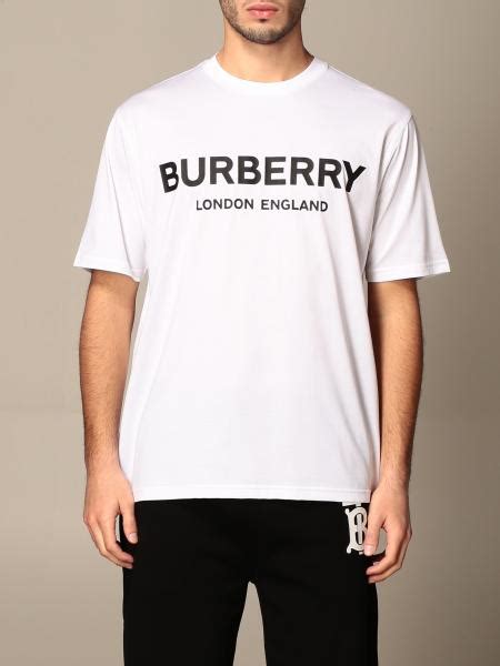 t-shirt burberry uomo saldi|burberry clothing for men.